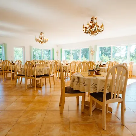 Seeberg Hotel 3*